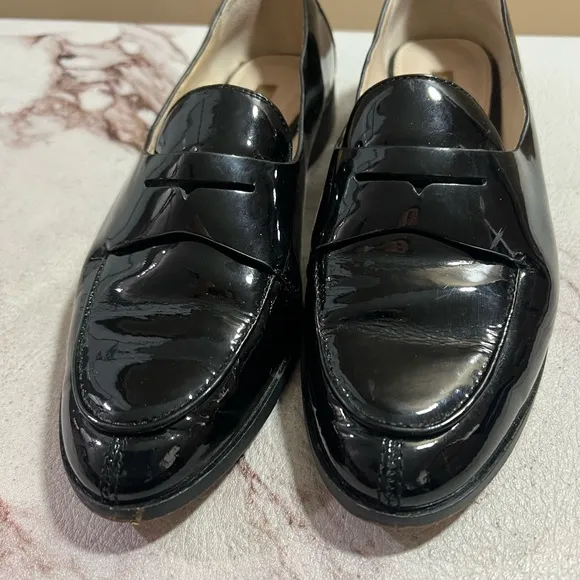 Louise Et Cie Womens Lo-Zanie Loafers Black Patent Leather Slip On Moc Toe 6.5