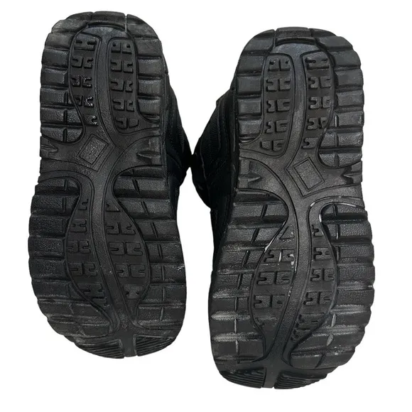 LTD Youth Snowboarding Boots. All Black