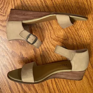 Lucky Brand Ankle Strap Sandals, Tan