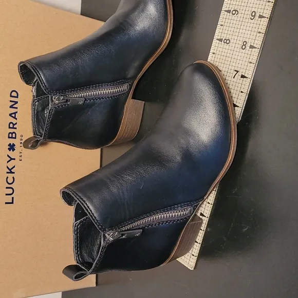 Lucky Brand Basel Black Leather Ankle Boots Girls Size 11M