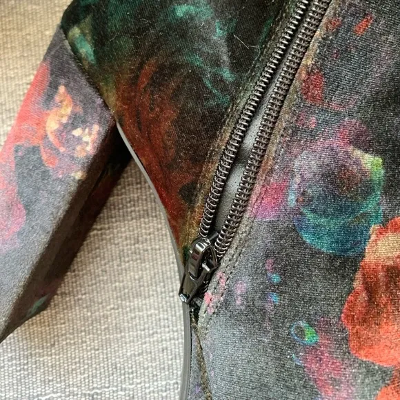 Madden Girl Gigg Floral Velvet Ankle Boots Size 8.5