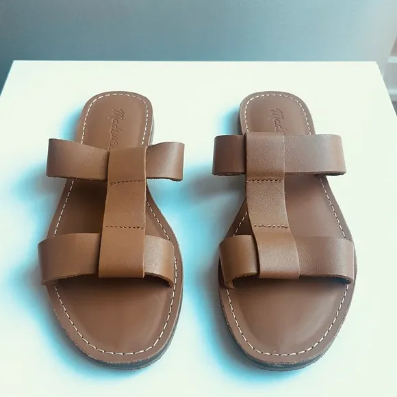 Madewell Boardwalk T-Strap Sandal in Desert Camel
