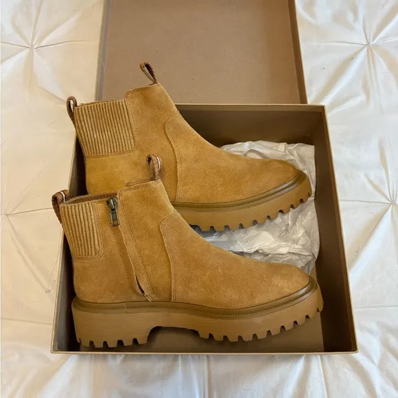 Madewell Pull-On Chelsea Boots