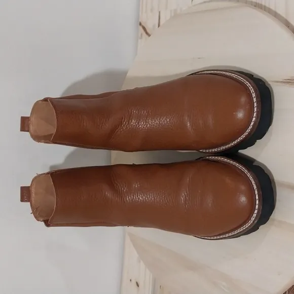 Madewell The Citywalk Lug Sole Chelsea Boots Size 7.5 Brown Leather Pull On
