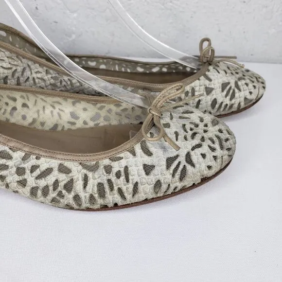 Manolo Blahnik Veralli Tan Laser Cut Slip On Ballet Flats Bow Womens Size 37.5