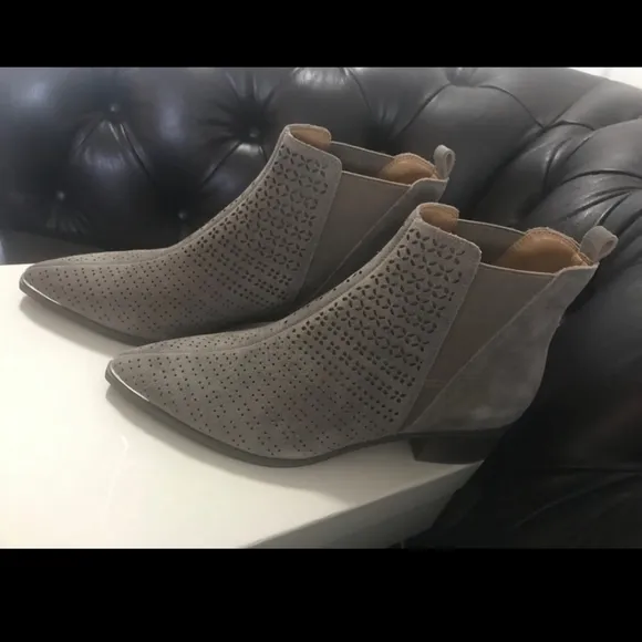 Marc Fisher Genuine Suede Booties Perforated Pull On Point Toe Ankle Boots 8.5