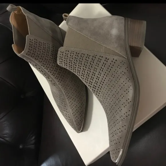 Marc Fisher Genuine Suede Booties Perforated Pull On Point Toe Ankle Boots 8.5