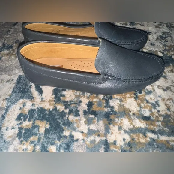 Marc Joseph New York women’s Ebey Lane blue loafers size 9.5