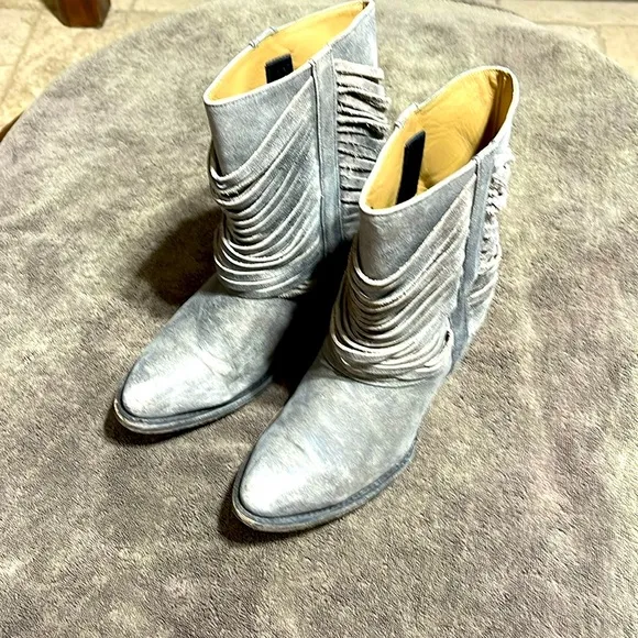 Matisse Distressed Ankle Pull On 👢 Boots Size 9D