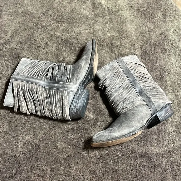 Matisse Distressed Ankle Pull On 👢 Boots Size 9D