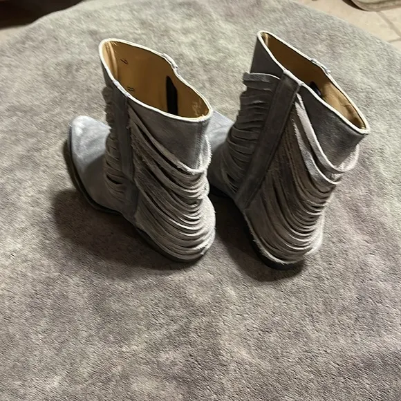 Matisse Distressed Ankle Pull On 👢 Boots Size 9D