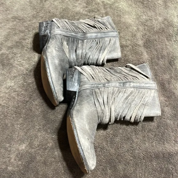Matisse Distressed Ankle Pull On 👢 Boots Size 9D
