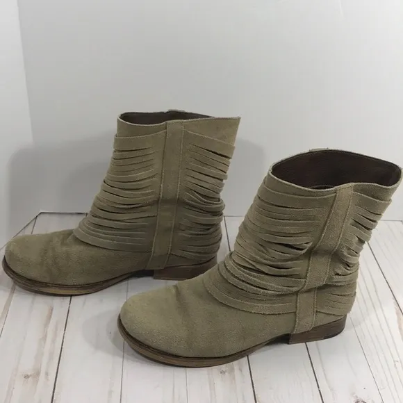 Matisse ‘Slash’ suede pull on boots