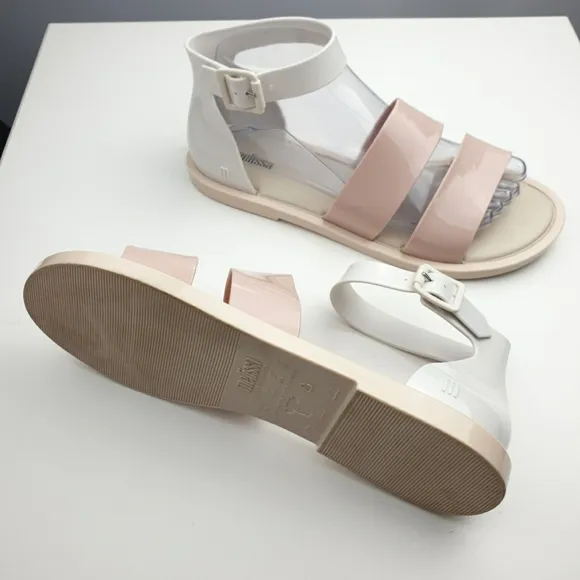 Melissa Women's Model Sandals are jelly sandals size 8