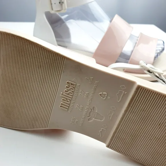 Melissa Women's Model Sandals are jelly sandals size 8