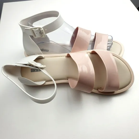 Melissa Women's Model Sandals are jelly sandals size 8