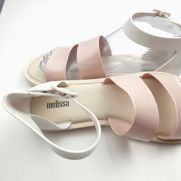 Melissa Women's Model Sandals are jelly sandals size 8