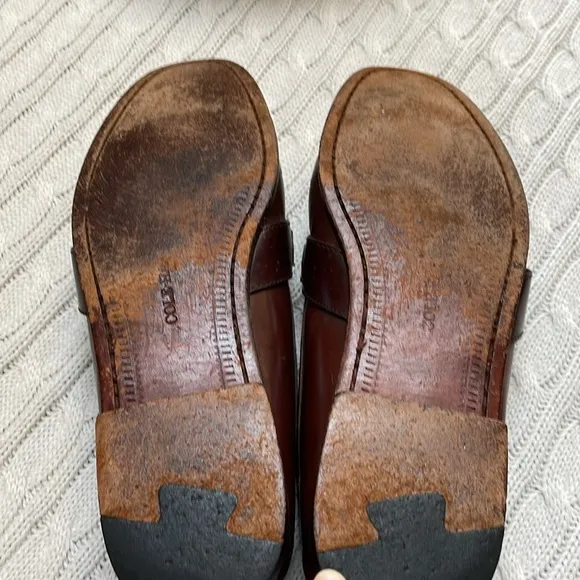 Men’s Cole Haan loafers. Sz 11D. Leather. Fringe buckle. Handsewn Good condition