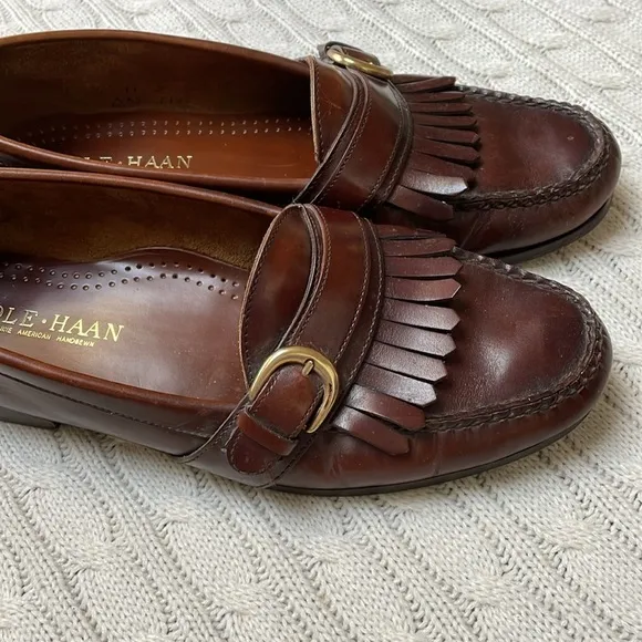 Men’s Cole Haan loafers. Sz 11D. Leather. Fringe buckle. Handsewn Good condition