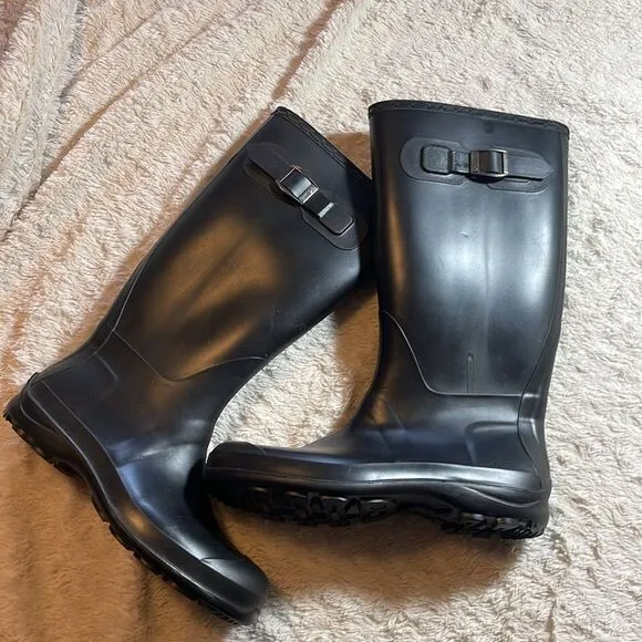 Men’s midcalf kamik rain boots size 6