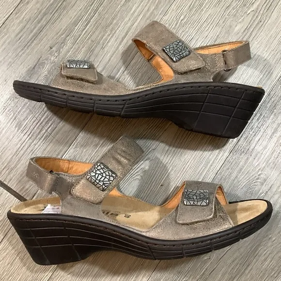 Mephisto Mobile MARYSE Taupe Leather Wedge Adjustable Strap Sandals size 40 = 10