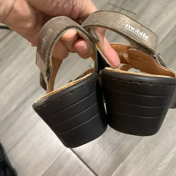 Mephisto Mobile MARYSE Taupe Leather Wedge Adjustable Strap Sandals size 40 = 10