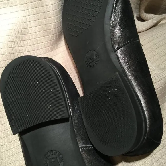 Mephisto women black flats slip on, shiny leather