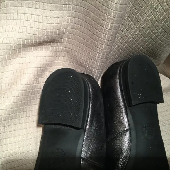 Mephisto women black flats slip on, shiny leather