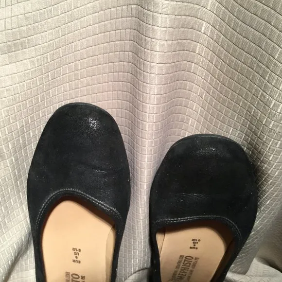 Mephisto women black flats slip on, shiny leather