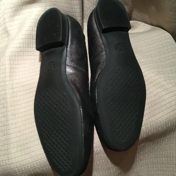 Mephisto women black flats slip on, shiny leather