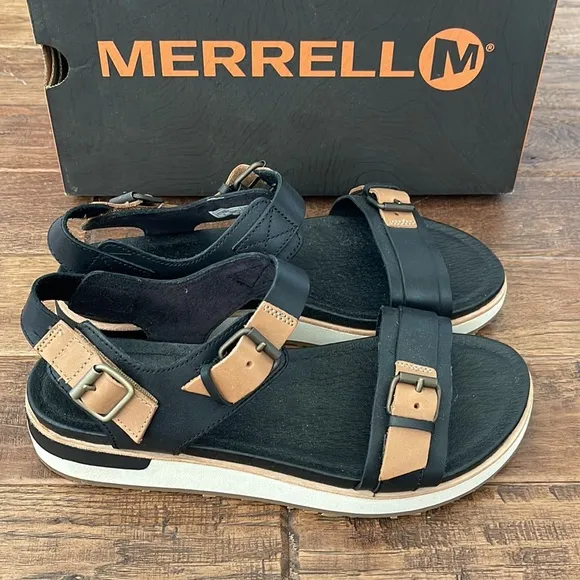 Merrell Roam Buckle Sandals in Black Size 9