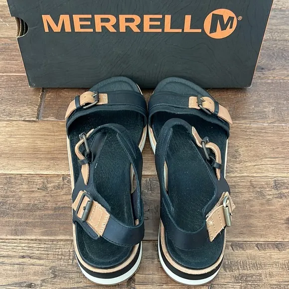 Merrell Roam Buckle Sandals in Black Size 9
