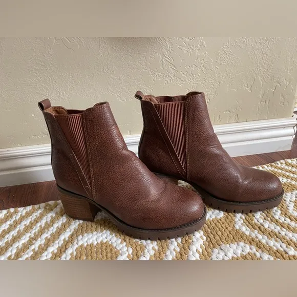MIA Ankle Pull On Boots Size 7 US