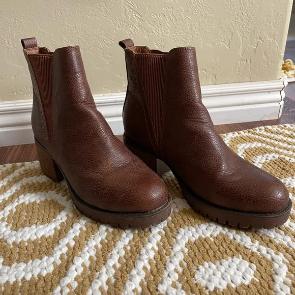 MIA Ankle Pull On Boots Size 7 US