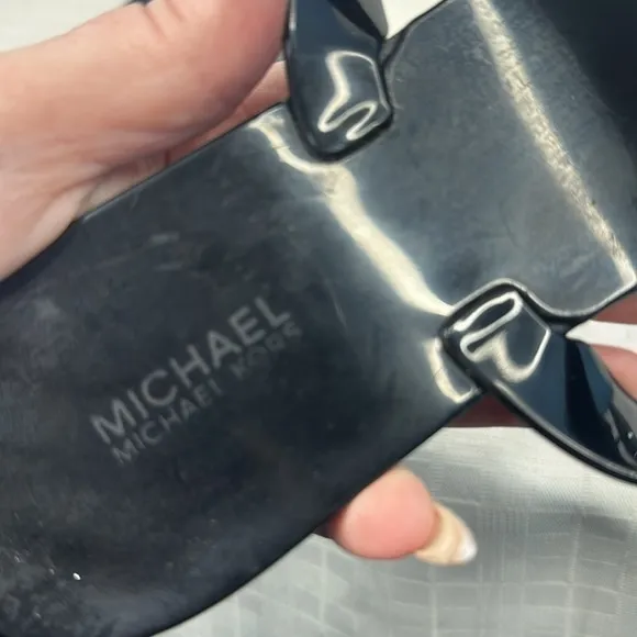 Michael Kors Kayden Jelly Bow Tie Thong Sandals in Black. Size 10.
