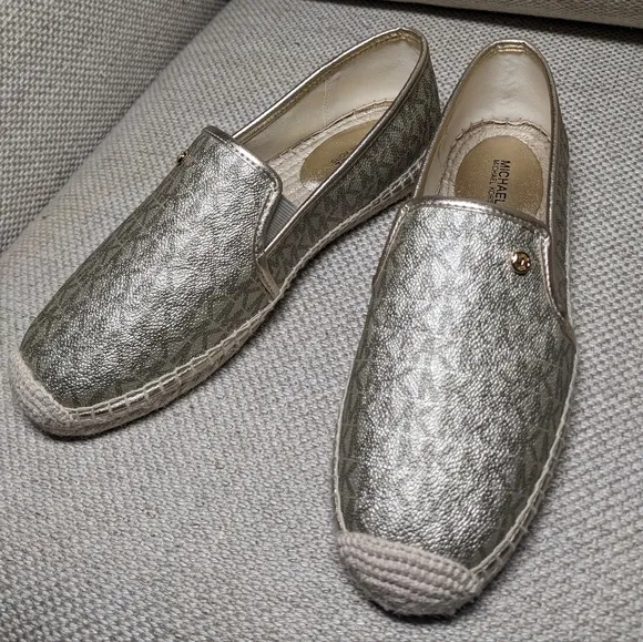 Michael Kors Metallic Logo Print PVC Espadrille Flats sz 9