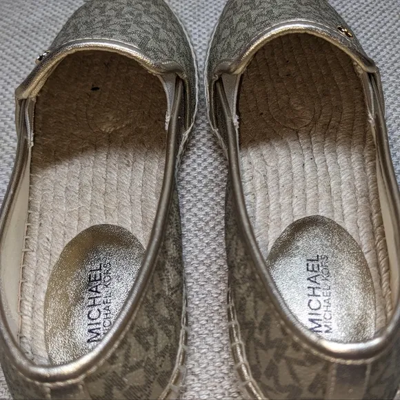 Michael Kors Metallic Logo Print PVC Espadrille Flats sz 9