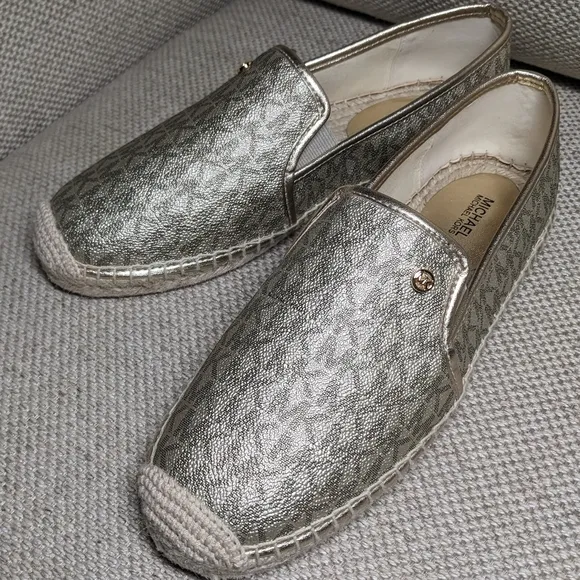 Michael Kors Metallic Logo Print PVC Espadrille Flats sz 9