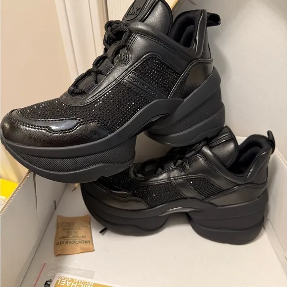 Michael Kors OLYMPIA TRAINER - size 5