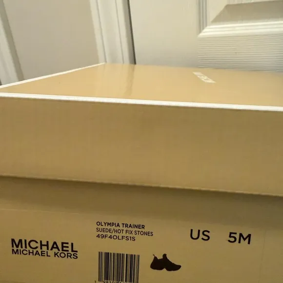 Michael Kors OLYMPIA TRAINER - size 5