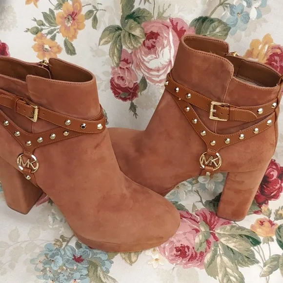 Michael Kors Platform Suede Leather Zip Ankle Boots in Tan Brown size 9
