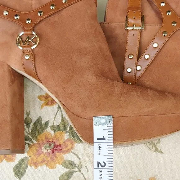 Michael Kors Platform Suede Leather Zip Ankle Boots in Tan Brown size 9