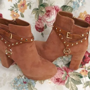 Michael Kors Platform Suede Leather Zip Ankle Boots in Tan Brown size 9