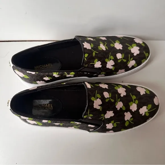 Michael Kors Women’s brown And Pink floral slip on Flats/sneakers Size:6.5