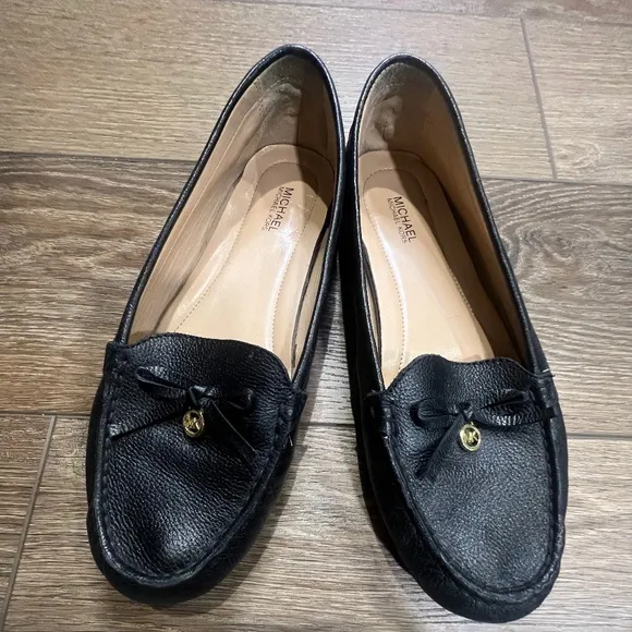 Michael Kors Women's Everett Mocs Black Leather Logo Flats