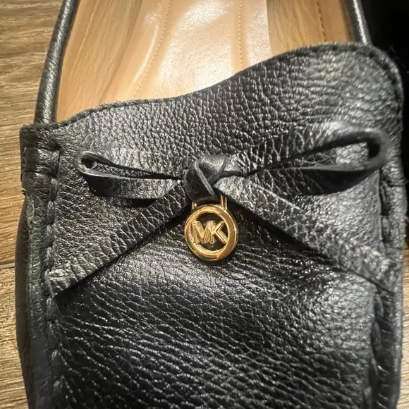 Michael Kors Women's Everett Mocs Black Leather Logo Flats