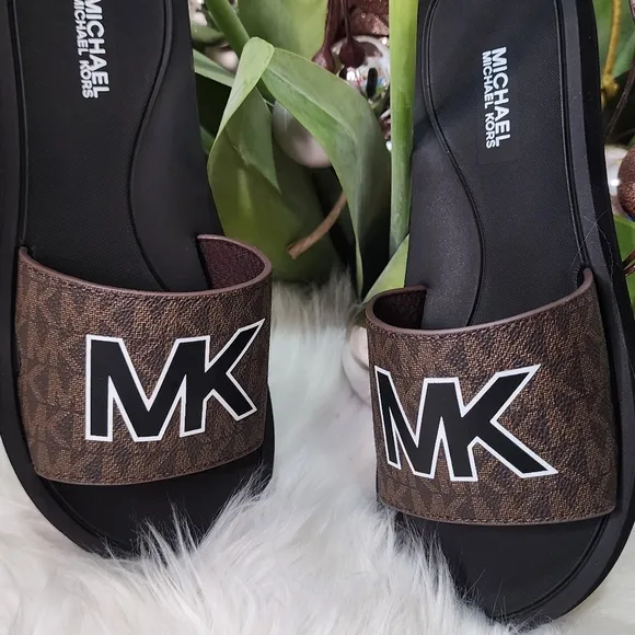 Michael Kors Women's slide sandals New