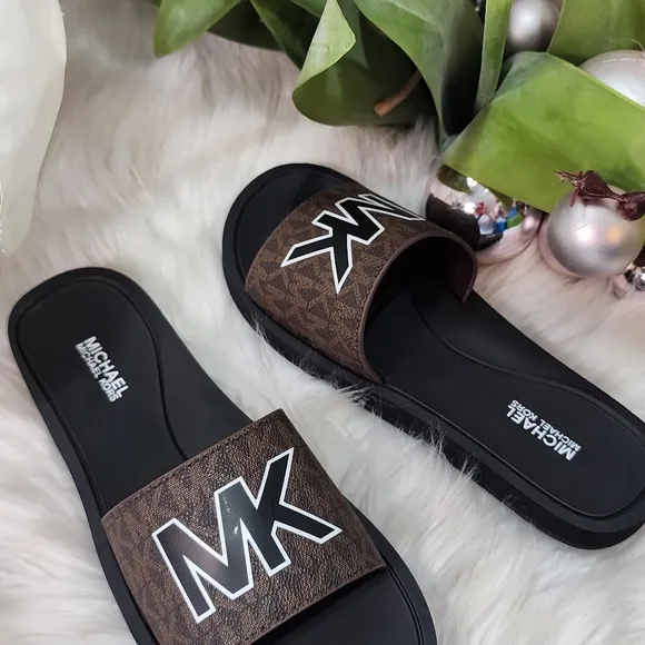 Michael Kors Women's slide sandals New