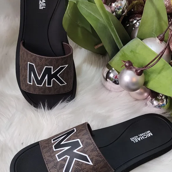 Michael Kors Women's slide sandals New