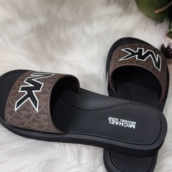 Michael Kors Women's slide sandals New
